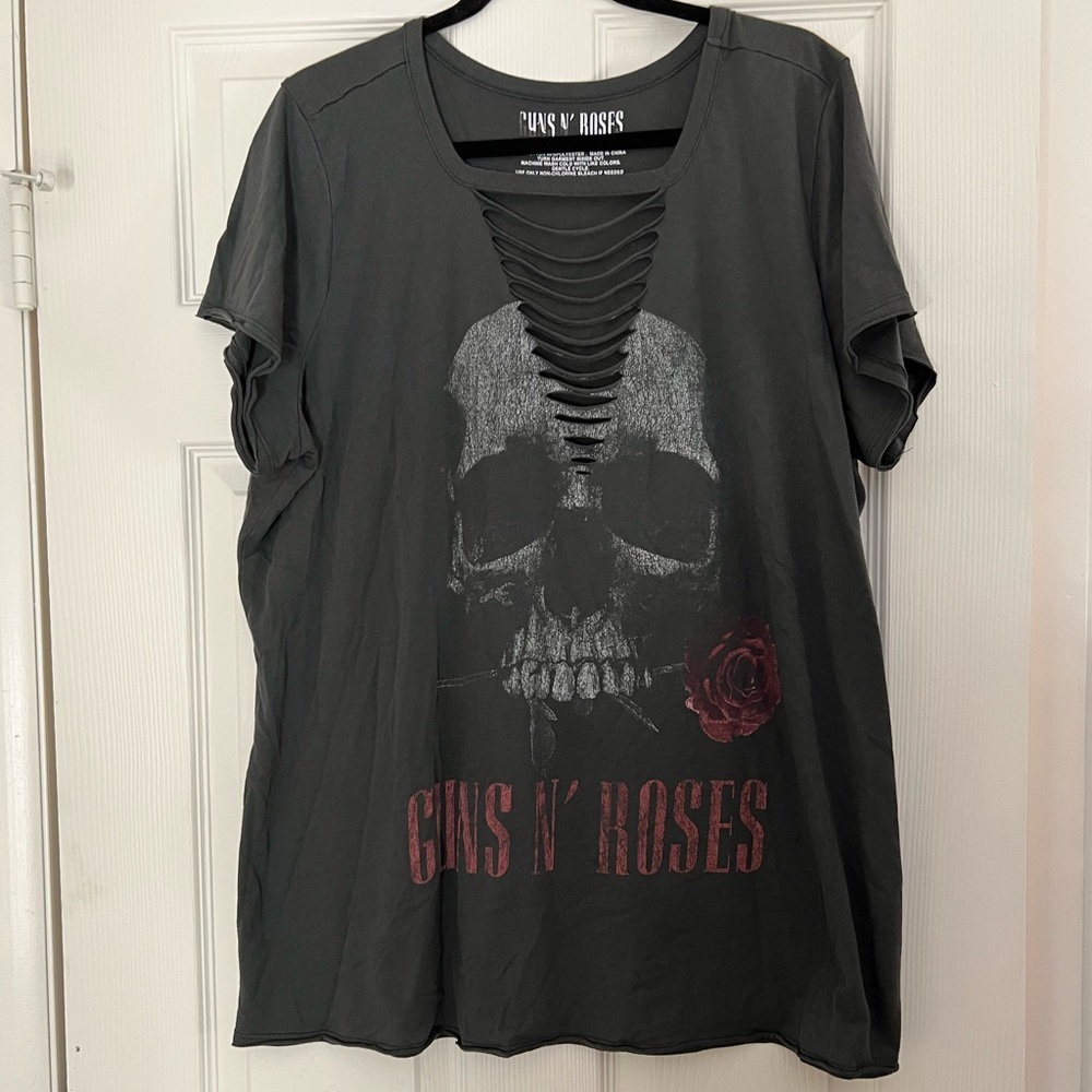 Torrid 3X Guns N’ Roses v neck